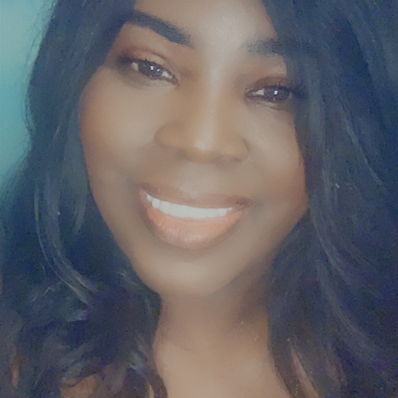 Meet your Posher, Belinda - Picture 3 of 4